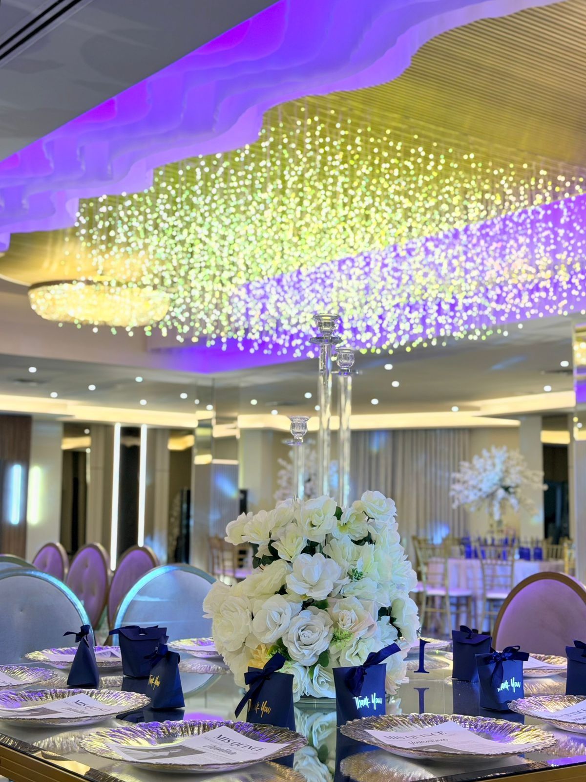 Salón Lux, techo iluminado